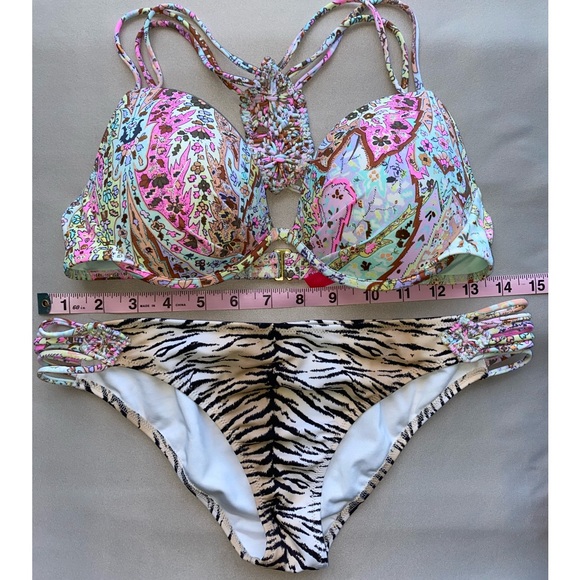 Victoria’s Secret Fabulous Crochet Macramé Bikini top 34C - Picture 11 of 12